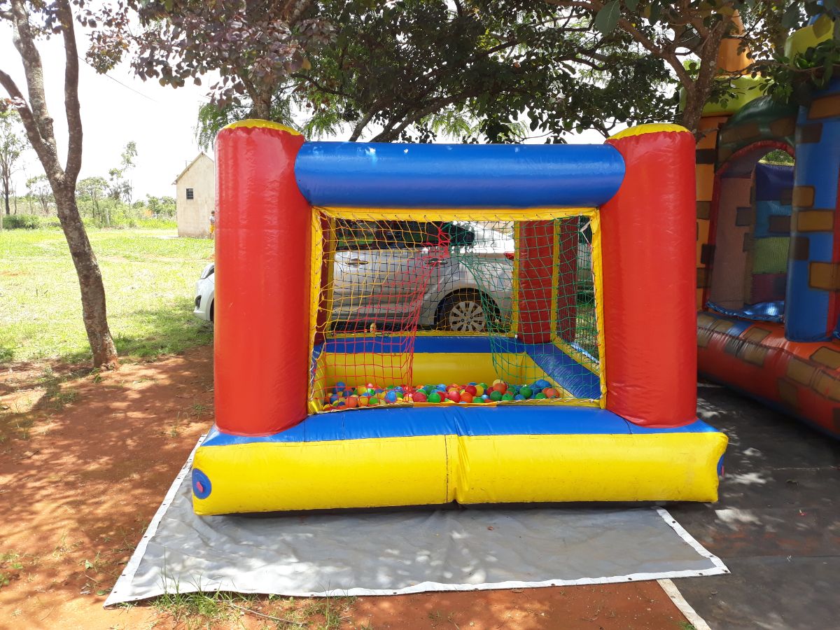 PISCINA DE BOLINHAS INFLÁVEL